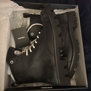 Komba steel toe diesel combat boots. never worn!